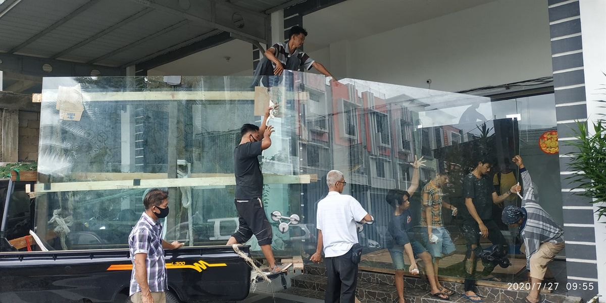 Sekat Kaca Kantor Pak Aui - Dokumentasi Proyek